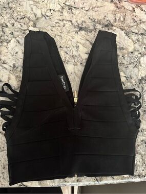 bebe Black Bandage Plunge Crop Top with Gold Zipper